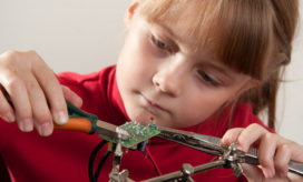 kids-tinkering