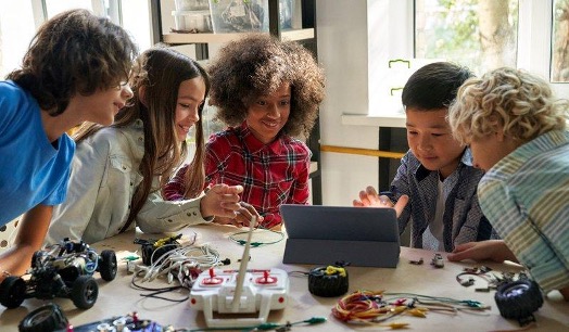 Adding gamification elements during teaching sessions, and using the right MDM solutions, can help educators increase student engagement.