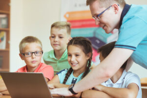 Simple strategies and keeping up with the latest digital tools can help students build science literacy skills in a digital age