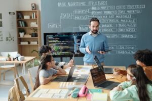 A new report offers a comprehensive view of how districts are navigating the crowded and complex landscape of edtech tools.