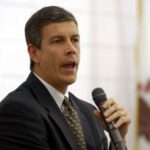 Education Secretary Arne Duncan announced the creation of an Online Learning Registry.